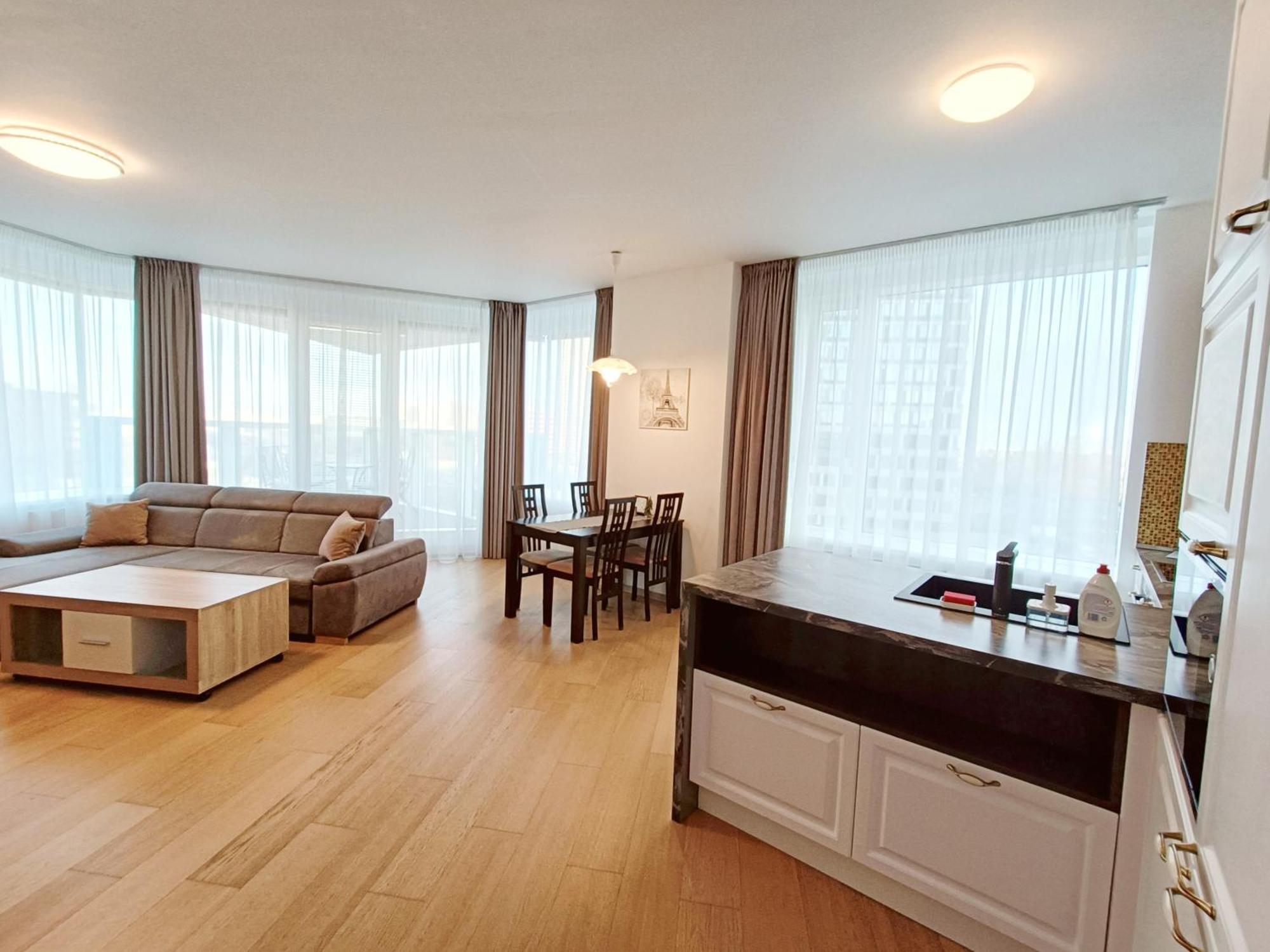 Sag Panorama City Apartment 3 Rooms Free Parking Free Wifi Bratislava Eksteriør billede