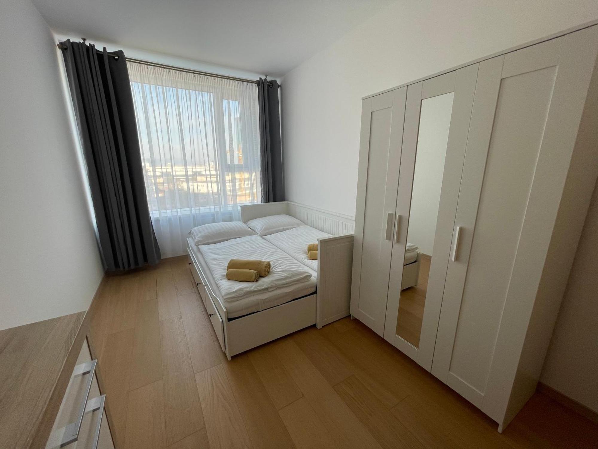 Sag Panorama City Apartment 3 Rooms Free Parking Free Wifi Bratislava Eksteriør billede